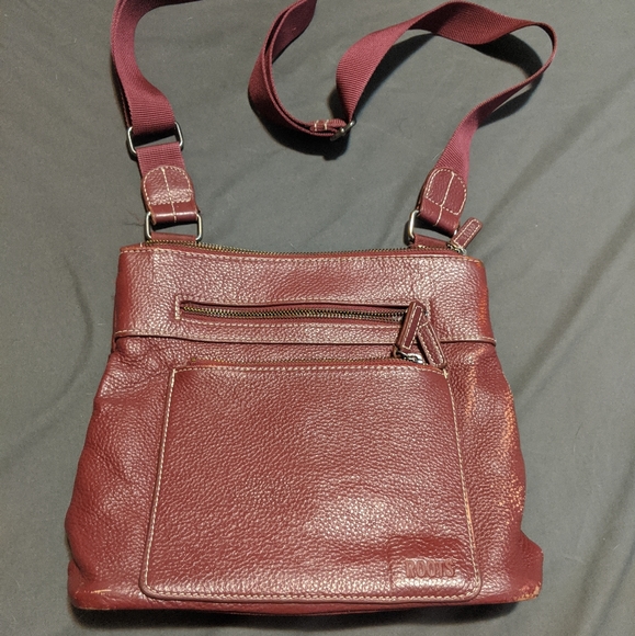 Roots Bags 25 Roots Leather Messenger Bag Poshmark